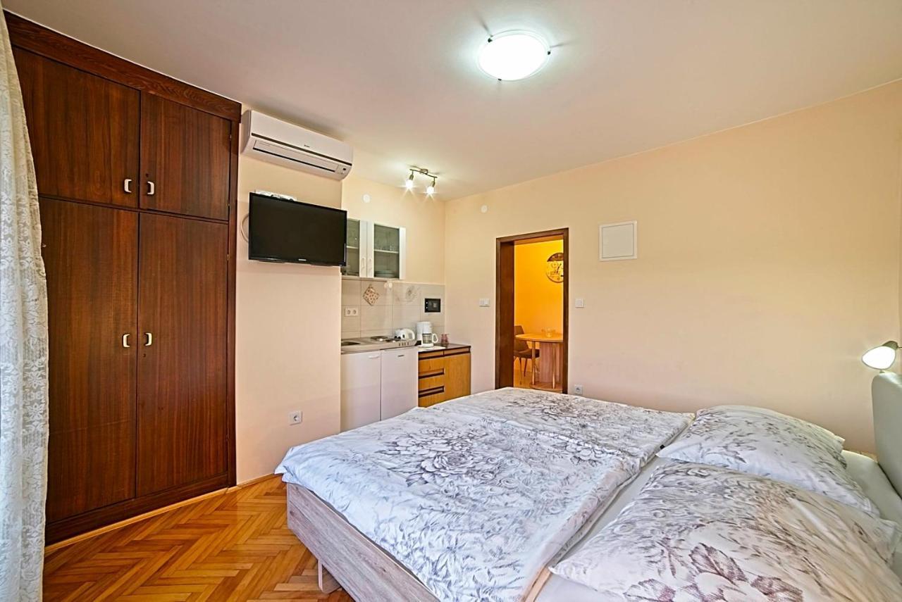 Studio Apartments Peric Rab Кампор Экстерьер фото
