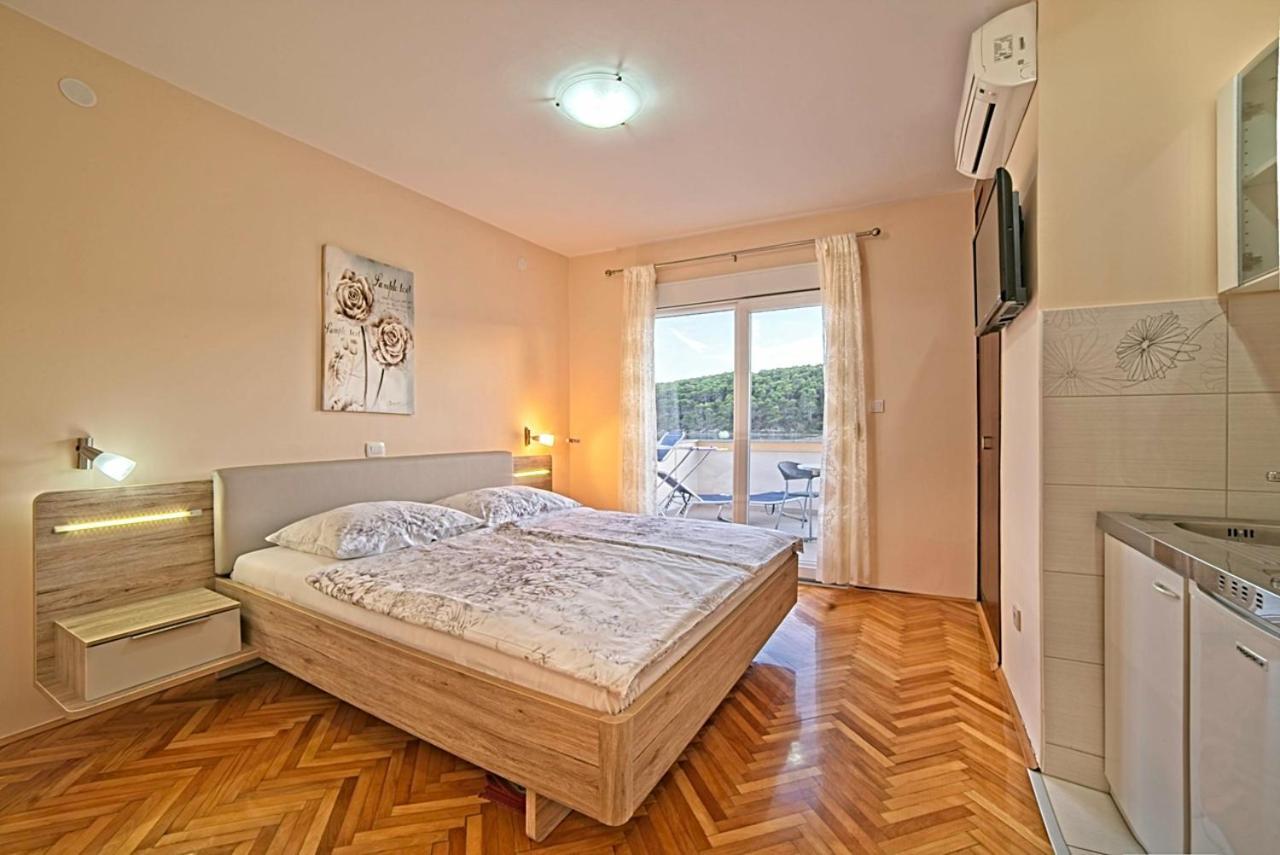 Studio Apartments Peric Rab Кампор Экстерьер фото