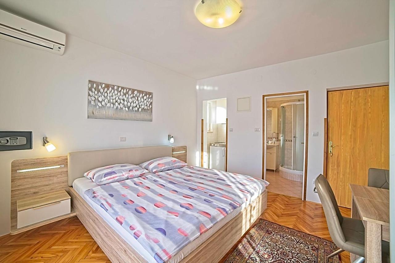 Studio Apartments Peric Rab Кампор Экстерьер фото